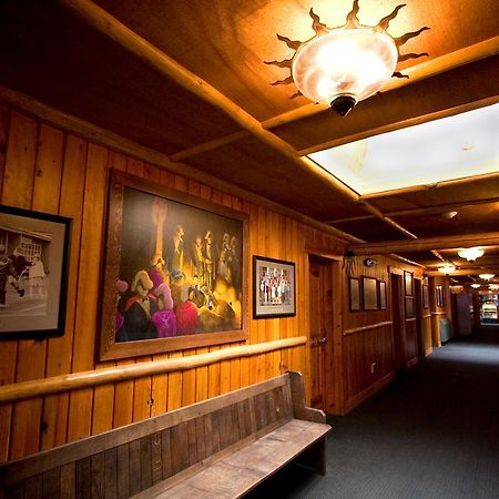 Mcmenamins Old St. Francis School Hotel Bend Bagian luar foto