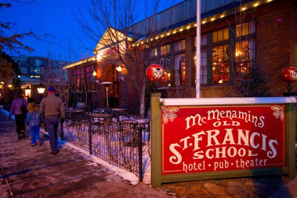 Mcmenamins Old St. Francis School Hotel Bend Bagian luar foto