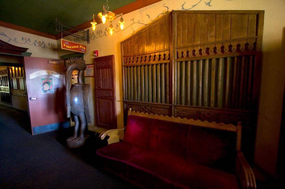 Mcmenamins Old St. Francis School Hotel Bend Bagian luar foto